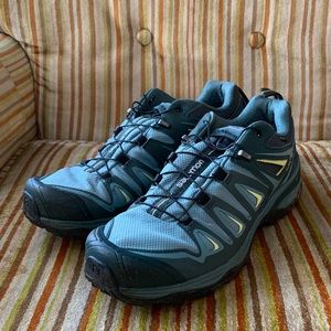 Salomon hiking shoes, women’s 8 worn once!